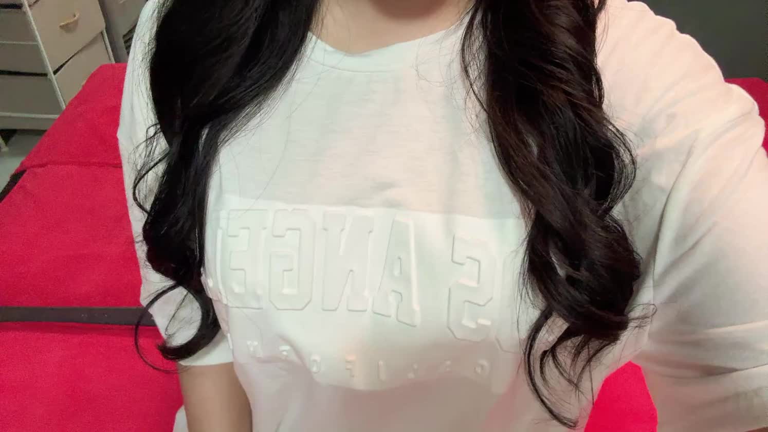 おっぱいぺろぺろしてくれるお兄さんいますか🫶🏻🤭💕

りりな、乳首がとっても弱いんです..❣️❣️

触られるだけですぐ濡れちゃうの💓

りりなのこといじめてくれるお兄さん待ってます🫶🏻💕