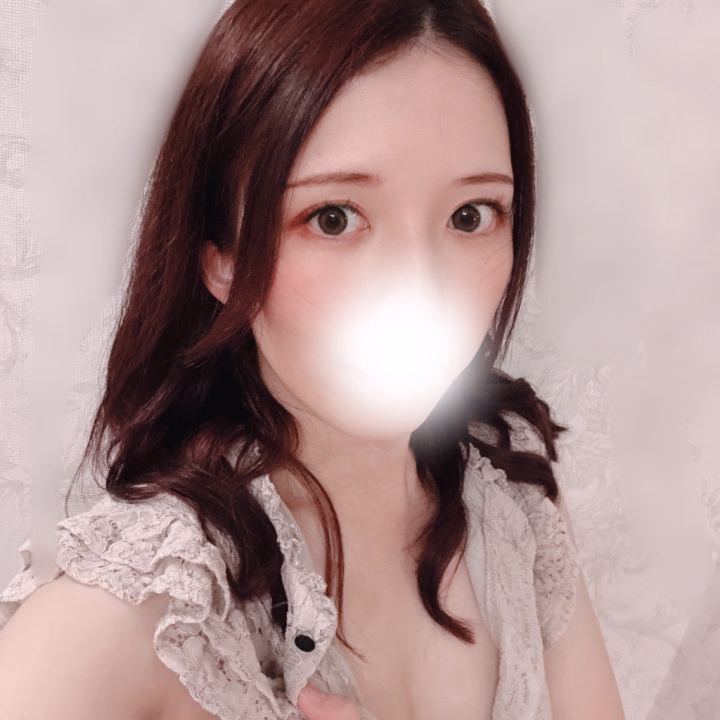 こんにちは☔️
よいみやです！

昨日から急に寒くなりましたね😰
暑いよりはマシというか、個人的にはかなり過ごしやすくてちょっと嬉しいです😂

そしてただいま受付開始しております💖
まだ慣れない新人さんでもいいよ〜！って優しいお兄様、お待ちしてます🌟

いっぱい頑張るので、ぜひ遊びに来てくださいね🥰