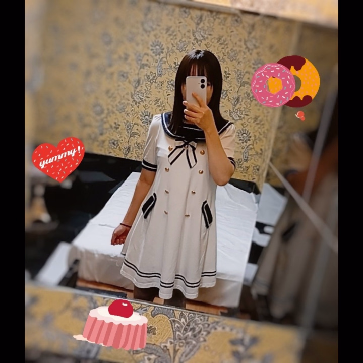 いいっすか！？

超HENTAIなこと言っていいすか！？

うちの猫ちゃんが可愛すぎて、愛おしすぎて、
もうわたしの体の一部にしたいくらい大好きで、
猫ちゃんを食べちゃいたいです。
はむはむ、とか、スースーのレベルじゃなくて、食べちゃいたいです。

そして、
宮﨑あおいちゃんにメリケンサックで肩の辺りをグーで殴られたいし、
松下奈緒さんにはバックチョークをされたい。

あわよくば、
猫舌なので熱いものを食べる時は、
木村文乃さんにふーふーしてもらって、あーんしてもらいたい。

HENTAIでごめんね！

マジでHENTAI！止まらないTENKAI！
性癖ZENKAI！先に立たぬKOKAI！

…韻を踏むってなんすか！？
難しすぎ。

今までの写メ日記、猫を被っていました。

お兄さん呼びしたり、♥️マークとか可愛い絵文字使ったり、変な谷間の写真載せてみたり、そんな自分が本当は気持ち悪くて嫌いです。
他の女の子がやるから可愛いわけで。
自分がやるとただただ痛いババァでした。

本来の私はこんな感じです。
ちょっと変わってるって言われます。
それでいいです。

迷走してた自分にさようなら。