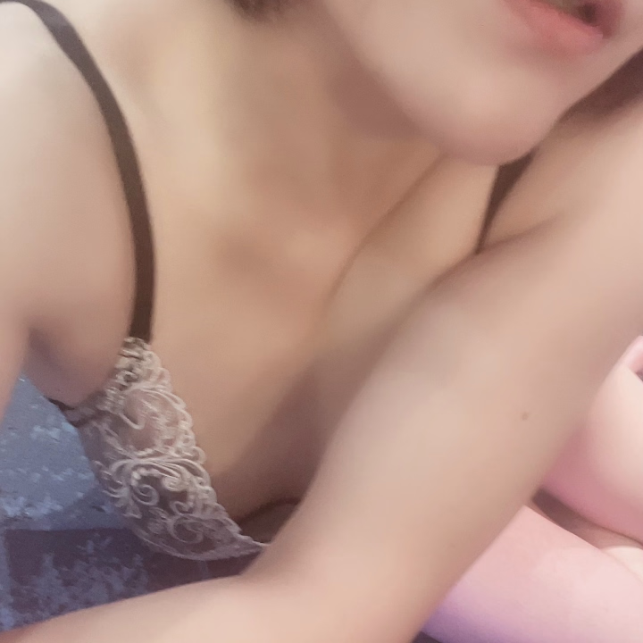 こんにちは✨
この後１６時より出勤いたします。

１６時からお誘いいただきました方、ご予約ありがとうございます😊
逆夜這いオプションという事でしたので。。。
ご準備してお待ちくださいね。お会いできる事、楽しみにしています。


汐音。