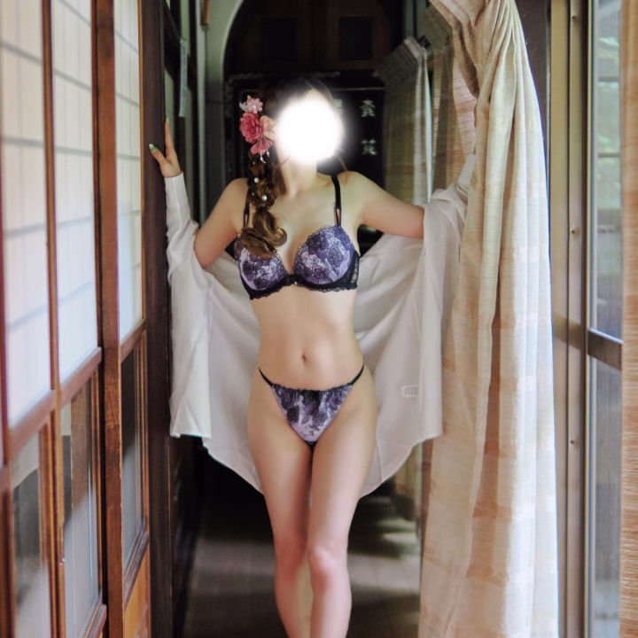 おはようございます☀️
昨日はいきなりお休みを頂き
ご迷惑とご心配おかけしました🥺🥺
メッセージくれた仲良しさまも
ありがとう🥺🤍🤍
軽い熱中症?暑さからの疲れ?
だったのか、びっくりするくらい
1日寝て無事回復しました⸜(*˙꒳˙*)⸝
今日は予定通り9時からお店にいます🤍
お誘いお待ちしてます🥹!