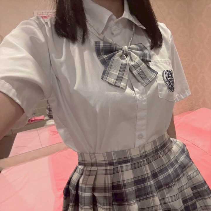 今日12時から出勤だよー！
会いに来てくれるお兄様方、
気を付けてきてね〜！🥰