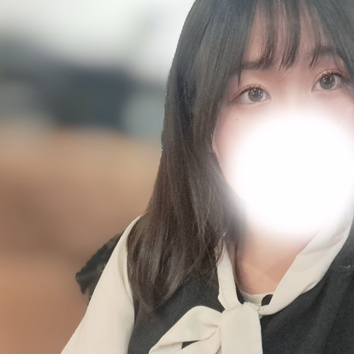 今日もちょっと早いけど会いに来てくれて楽しかった〜❣️❣️

自分が学んできたことでお兄様を癒せるのはとっても楽しい💕💭
そのうちオイルマッサージとかもやろうかなっ？？？
始めたら受けてくれますか？💞💞


美容室いって髪の毛サラサラになってルンルンのみおちゃん載せときます📸