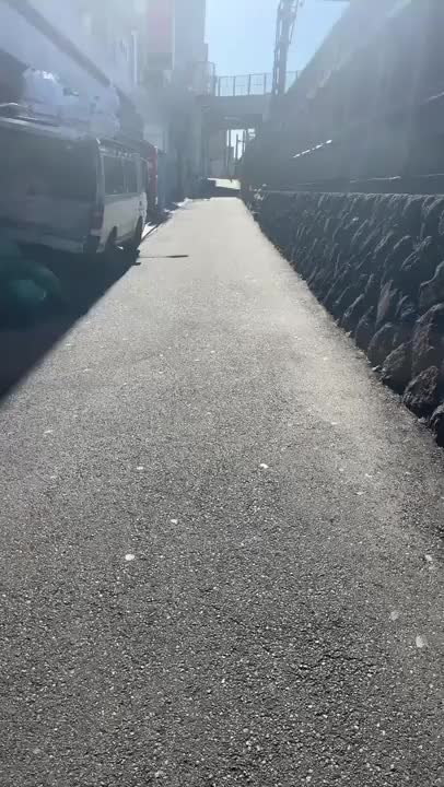 おはようございます😃
今朝も晴れましたが外気冷たいですね✨

電車来るかもと思って
大きな声になっちゃいました笑
素敵な1日を✨いってらっしゃい✨

  鶯谷　 人妻店　  花かんざし
  ゆり　  ショートカット
