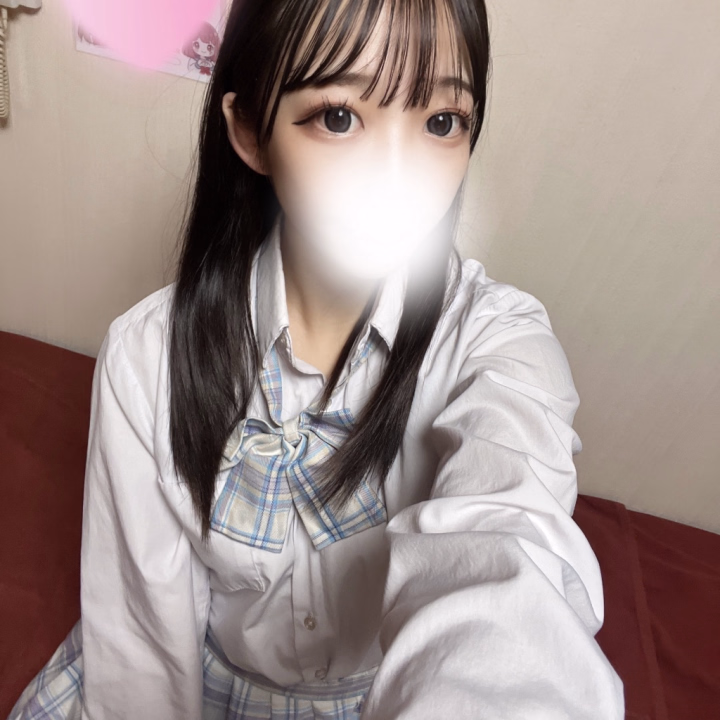 本指名なおくん！！💖💖

6日ぶりのなおくん〜！🎶
今回の期間で2回も会いに来てくれてとっても嬉しいよ〜😭💖

とっても敏感ななおくんと、とっても敏感なゆなぴょんが合わさったらお互いの責めあいっこがヤバいね🤭

お互いの負けず嫌いが発生して責められながらも責めちゃう謎のバトルが始まったり😂

前回も今回もゆなぴょんの騎♡位でいっぱい出ちゃってたから実質ゆなぴょんの勝ち？？🤭💘

ゆなぴょんのゴットハンドの時点でイきそうなってるからたくさん焦らしたくなっちゃうんだよね〜🫶🏻💖

今日はお互いの共通点も見つけれたことだし、なおくんともっと仲が深まった気がする💭💞

ヒメカードも交換できたからこれからも貯めて行こうね🥺💕︎
また来月も会いに来てね〜❣️

ゆな🎀