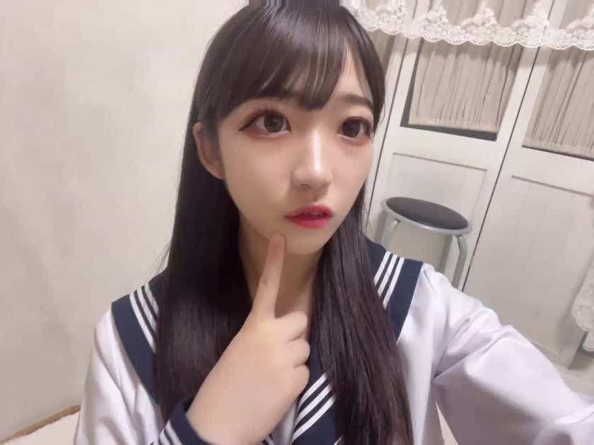 ゆなぴょんの写メ日記見てる感じ
高確率で同じポーズしてる気がする😂

ほっぺに指ツンってするポーズとか
ゆなぴょん好きなのかな？？💭💞

この写メ日記のゆなぴょん可愛かった！って
お兄さんが言ってくれる時
あるんだけどとっても嬉しいんだ〜💓

写真とか動画使い回さないように
また時間ある時に
いっぱいパシャパシャ撮らないと！

お兄さんもゆなぴょんの
エロエロカメラマンになってくれる？📸

ゆな🎀