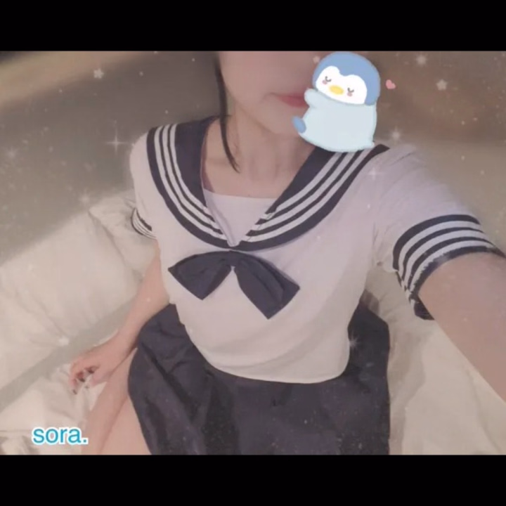 昨日6/20のお礼です！

80分のお兄さん！
選んでくれてありがとうございました♡
行きも帰りも傘ありがとう泣
あのホテルであんなに広い部屋入れたの初めてだからちょっと興奮した( 笑 )
それにたくさん褒めてくれてありがと♡
私、まだ制服着ても違和感ない！？！？
やっぱり靴で高いよね←私も最近のお買い物で1番高いのuggだった><
というか2回めっちゃ余裕じゃーん👏🏻
もう少し長い時間あれば3回できる説！！！
次立証させてください！またお誘い待ってます♡

80分のお兄さん！
選んでくれてありがとうございました♡
ホテル待ちのときからたくさん話してくれて楽しかった！
私はずっと広告に出てくる俗に言うくそげーとやらをしちゃうんだよね( 笑 )
コメント書いてくれたあの文章配置ほんとにやける(՞˶･֊･˶՞)
褒められ過ぎて私も分からなくなってきちゃってたけど
多分、美化フィルターMAXでかかってるのでは？！🥺の気持ち。
4年で14㌕太ってしまったみたいだけど私は今のままで良いなと思ったよ！
最後、ちょ、また絶対来るわって言ってくれたの嬉しかった♡

そら.