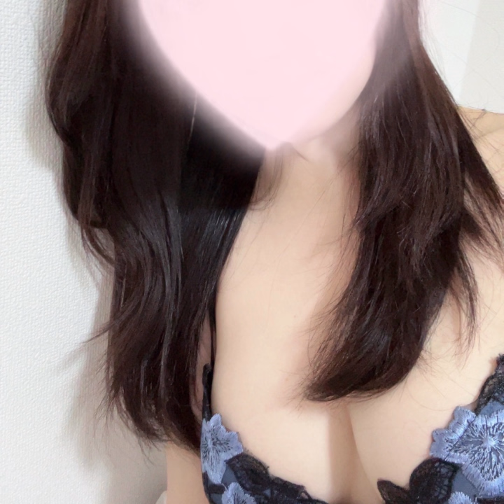 おはよー！
今日は14時からいるよー！🥰
22時までいるから遊びに来てねっ！！