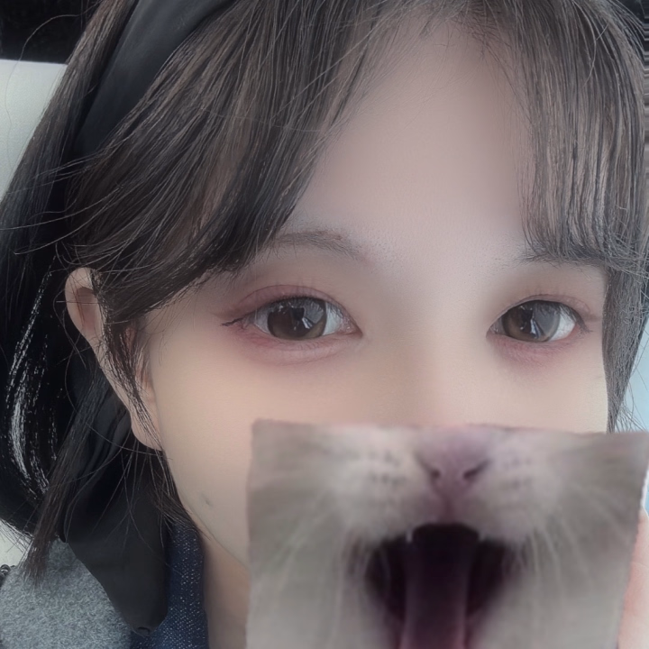 ご予約🈵です！

ありがとうございます😊

今日は珍しく前髪アップの日です❕
