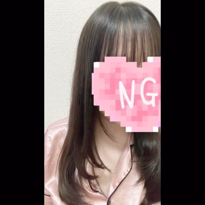 こんばんは。なごみです

休暇中なので美容室に行ってきました

色落ちした髪を黒くして少し切ってトリートメントしたレベルなので整えた程度ですけどね✨

金髪にしたりピンクにしたり青にしたり、、色々試しましたがなごみは優しそうな顔だから黒が似合う気がします

復活は
6月23日
16時から0時の予定です
それまでリフレッシュして元気にぬるぬるするので待ってます