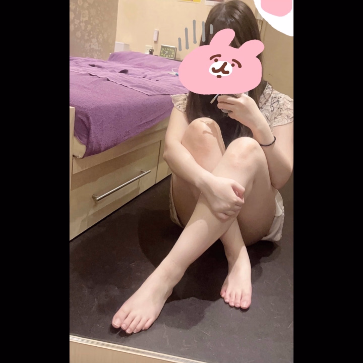 おやすみなさい。なごみです

最近写メ日記に力いれてるのでわりといいね欄監視してるのですが見た事ない方が増えてて嬉しいです💕

毎回いいねおして下さる方もちゃんと見て覚えてます🙇ありがとうございます

お会いした時に一言くれると気付きます💝

なごみは記憶力には自信があります
会話内容と喋り方とその人の癖で判断してるのでお顔と名前はたまに一致してませんが、、笑

明日はおやすみですが気圧になごみも負けててなんだかな🌀ってかんじです

近々の出勤は
6月26日
6月27日
6月29日
6月30日です
基本16時から0時までの予定なのでお待ちしてます。たまにお部屋の都合で変わるのでその時はお知らせします