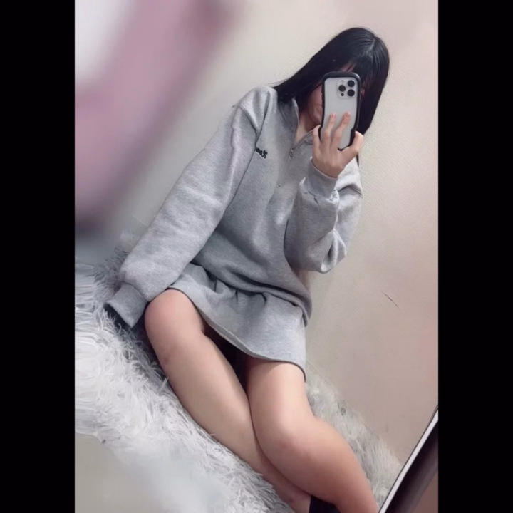 おはようございます☀

今日は急遽13-22時まで出勤します❣️
今日は長い時間いるから一緒に遊んでくれるお兄さん募集中だよーっ🫶
今日はこねことどんなえ♡ちなことする🔞
お誘い待ってるねっ📞