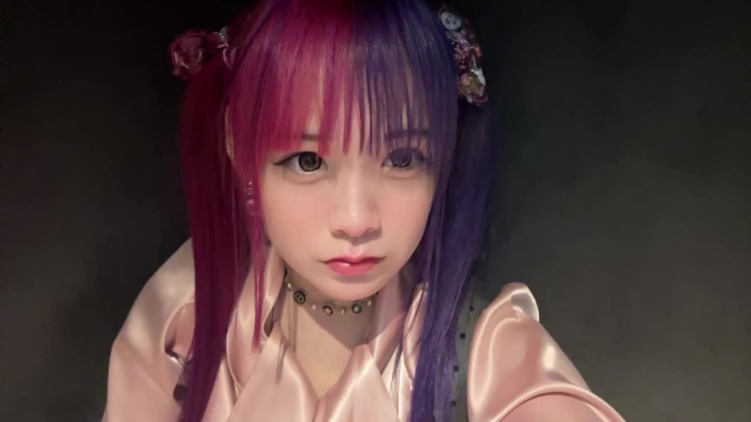 これちょっと前の動画！
そして久々の投稿笑

ツインテールて最強じゃない！？
めろんの髪色だと特に
ツインテール似合うよね💜🩷

この投稿見てくれたお兄さん！
メッセージでやりとりしましょ🥺
待ってますね👍🏻