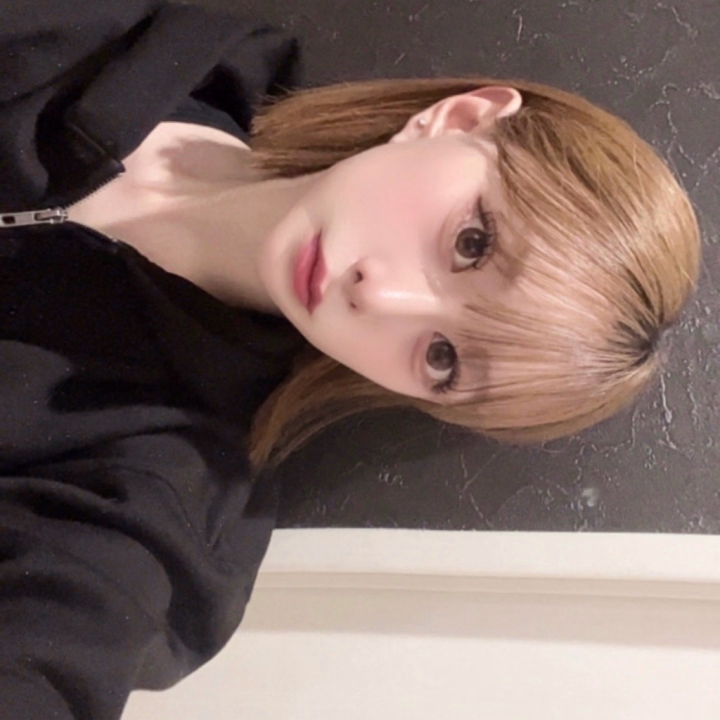 今日から
短いですが
出勤してます🎶

お誘い待ってます♡

すず♡