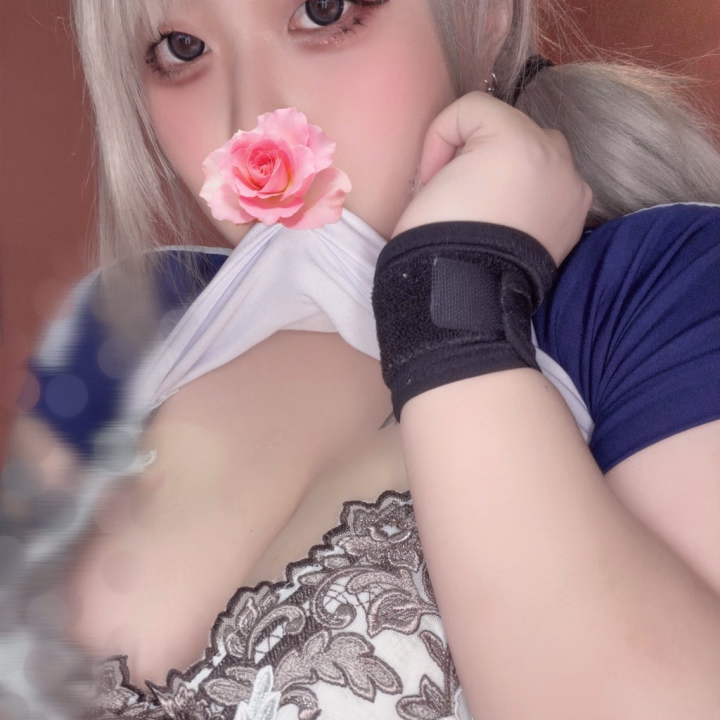 ここから先はお兄さんの秘密ね🤫
しえると2人だけの特別で濃密な時間過ごそ?
何分でも、時間あっという間になっちゃうくらい大満足させちゃうね😛😛
いっぱいご奉仕したいし、苦しいけど気持ちいいことたくさんしたいな🤍
夜からもお待ちしてます❣️