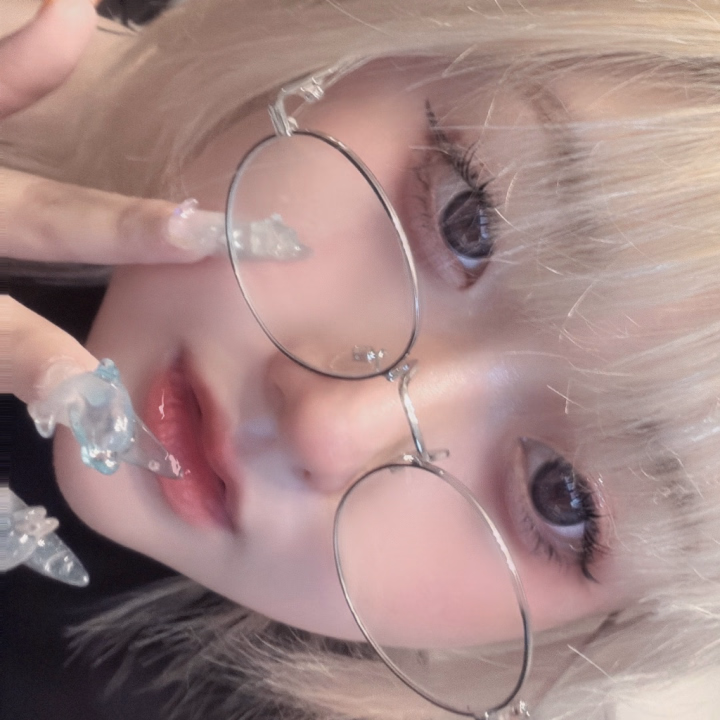 【宣伝】

Twitterやってます！

@/ciel876

（フォローしてくれてるお兄さんへ、同じアカです）

リムられるの苦手なんで一度会ったことあるお兄さん向けです！

写メ日記では載せない日常とぼやきとか呟いてます

しえるのこともっと知りたいお兄さんはぜひふぉろお待ちしてます！☁️