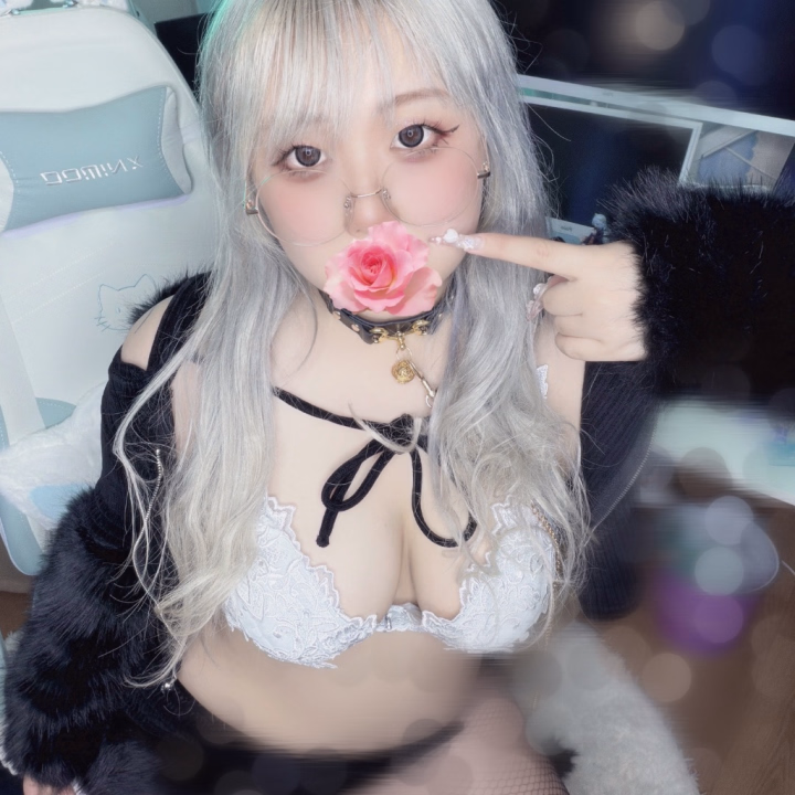 ロングなりました‼️

ワンチャン早めに来るかも？！

メインモニターがいかれてしまってそれ次第ですが、、

まー可愛いので会いにきてくださいね10/23-11/4は確定でいます！