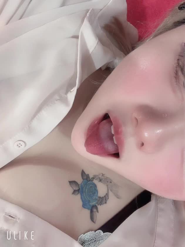 今まででこんなに気持ちいいふ⭕️ら初めてってたくさん嬉しいこと言ってもらえてはぴはぴです🩷

ち⭕️びもくすぐったい、感じないってお兄さんもしえるの👅テクで気持ちいいってお兄さんもいて、

自慢のテク待ってます✌️

最後口でしたいってときは、お兄さんの白いの全部美味しくいただきますね🩷