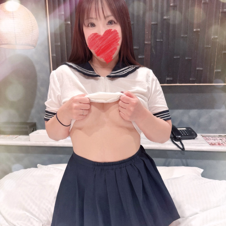 きょう20:00まで出勤❤️
𝐒𝐓𝐀𝐑𝐓のお兄さんに撮ってもらったセーラーコス😊💕
ヒメカードまだ交換したことないから交換してほしいー🥹💖
そしてプレゼントたくさんくれてるお兄さんありがとお💗💗


コレはレンタル品セーラー服❤️
自前ぢゃないのでリクエスト不可❌