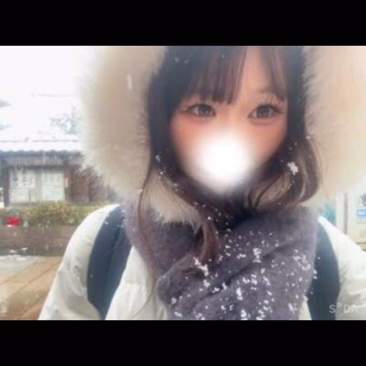 金沢からこんばんは！！！



ましろです🤍🕊



金沢は雪が降ってますよー！！！




大好きなお寿司をたーーっくさん食べました🥰🍣



あと日本酒🍶



家族や友人に日本酒好きが多いので


お土産に買いすぎて、、とても重たいです…😂



探している銘柄がなかなかなくて


お店の方が売っている場所を教えてくれました🥲



本当に優しくて感謝でした( ՞߹𖥦߹՞ )



雪が綺麗で、とても暖かくて素敵な街



また行けるようにがんばりますっ！





さて、明日は19時からおります🌸



ご予約のお兄様！ありがとうございます🙇‍♀️💕




20時半頃〜空き枠ですので


お仕事終わりのお兄様はぜひ遊んでくださると嬉しいです🤍🕊





ましろより🕊💌