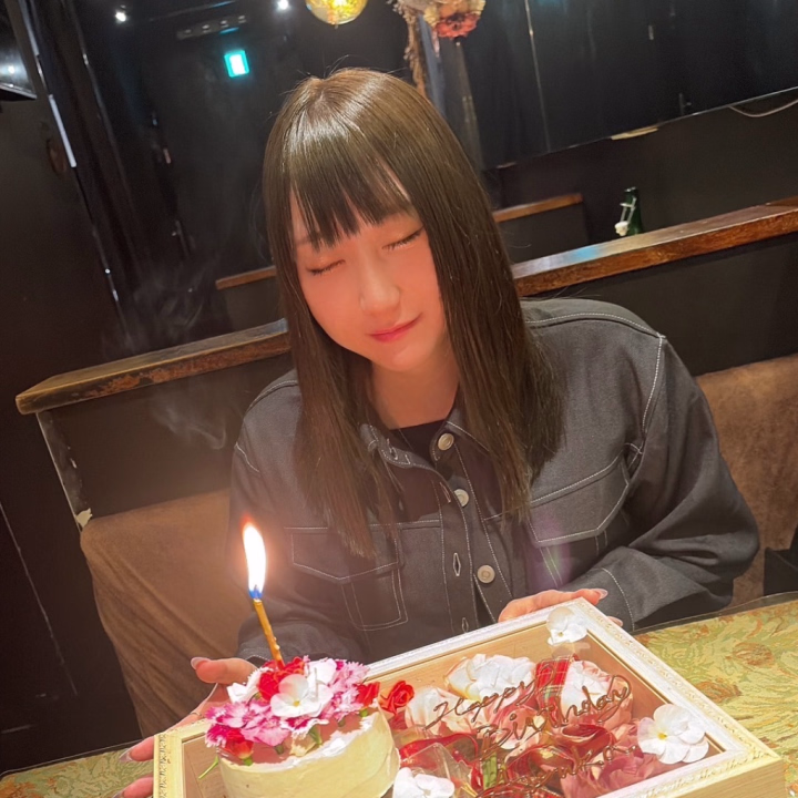 よう今月誕生日だったのー！

お祝いしてくれるお兄さんいるかなぁ💭

ラストまでお誘い待ってるね🤍