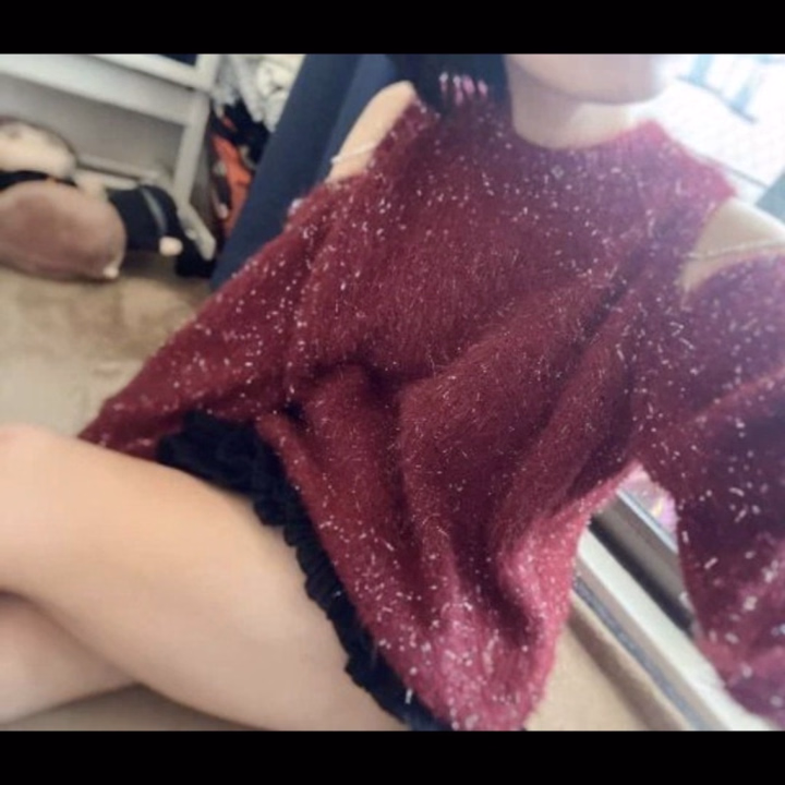 搾精研究所　♡いちか♡





今日の私服は、
このふわふわニット着てみた🤍


肩ちょい見えで、
実は...密着すると結構ドキッとするやつ😳


朝からこんな格好で一緒にいたら
どうですか？💭


想像したらちょっと恥ずかしくなっちゃった🤫
 

 

いちか