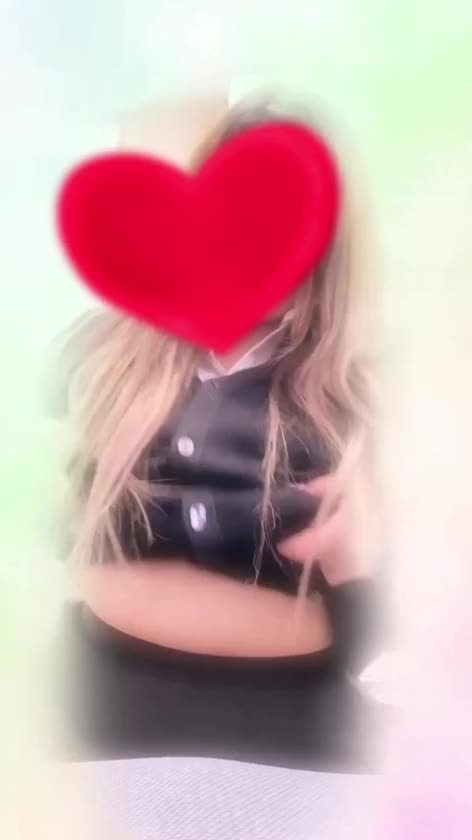 お兄様方❤️
週の真ん中！
お疲れも出てくる頃ですが
今日もお仕事頑張ってね(*´∀`)♪

ぽろんで応援してます❤️🤭笑