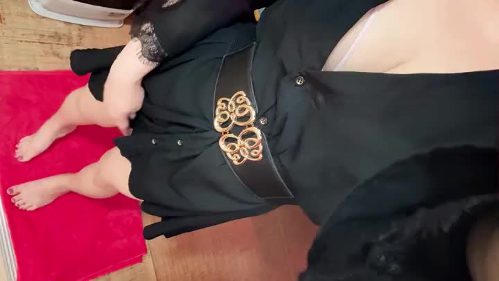ちらってしてみたけど

あんまり見えてなかった🥺💭

この先は会ってからだね、、？˶ˊᜊˋ˶

ここなのえっちなところいっぱい

見て~🤭🤍

ここなもお兄さまのえっちなところ

いっぱい見る~‪‪‪‪‪🫶🏻️ ̖́-

ここな