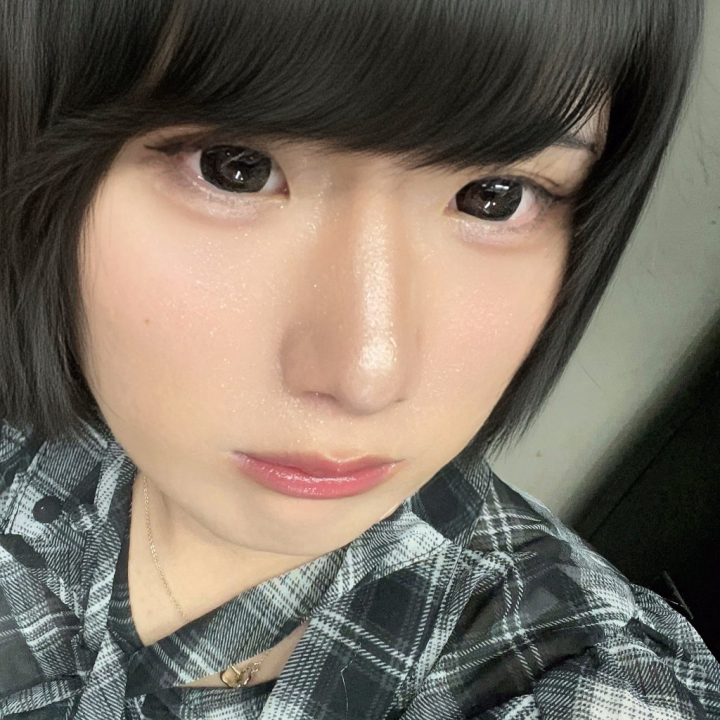9日の24時から120分コースで遊んでくれたおにぃさん💕

目と目を合わせて、ももなの事をすごい可愛いって言ってくれてとても嬉しかったです♡

お酒を飲んでて立ちにくいのかなと思ったら、もぅおちんちんはビンビン♡

舌を絡めながらいやらしぃべろちゅぅで、ももなもビンビンに♡

ベットに移動してからもイチャイチャで、べろちゅぅをした後にちくび攻め💕

その後すぐそうにゅう///入れられても、ももなビンビンで潮吹きしそうに///

その後は舐め合いながら、いってる姿見たいとのことでしたので、気持ちよくびゅっびゅ🍼

2時間があっという間に終わり、もっとやりたい事いっぱいあったけど、次回もまた来てくださるとのことでしたので、ももないつでも待ってます♡

ありがとうございました♡