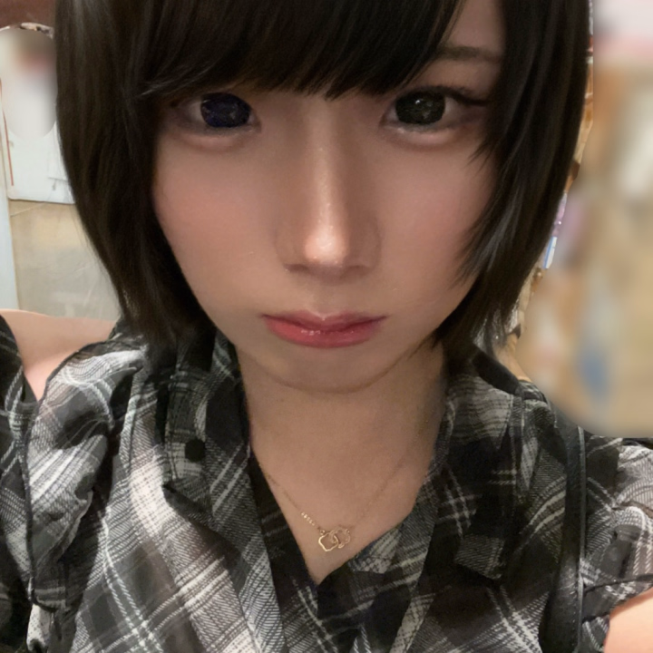 8日の13時から60分コースで遊んでくれたおにぃさん💕

おにぃさん恥ずかしがらも、ももなの事いっぱい褒めてくれて、写真より実物の方が可愛いって言ってくれてももなきゅんきゅんしちゃった///

椅子の隣に座り、ちくびを触りながらイチャイチャ♡

気づいたらお互いフルボッキ♡

ベットに移動してからもずっとイチャイチャでベロを絡めながら手コキ♡

おにぃさん逆AFされた事ないとの事で、ももなのゆびでほぐしたらおにぃさんビクンッビクンッなっててかわいぃ♡

時間があっという間でまだしたい事♡いっぱいあったけど、また来てくれるとの事で、次はももなのおっきぃおちんちんそうにゅうしたい♡

ありがとうございました♡