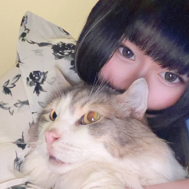 こんにちは☀️
本日も出勤しました！

16時からラストまでいます✨
お時間合う方はぜひ遊びに来てくださいね😊
今日もよろしくお願いします💕