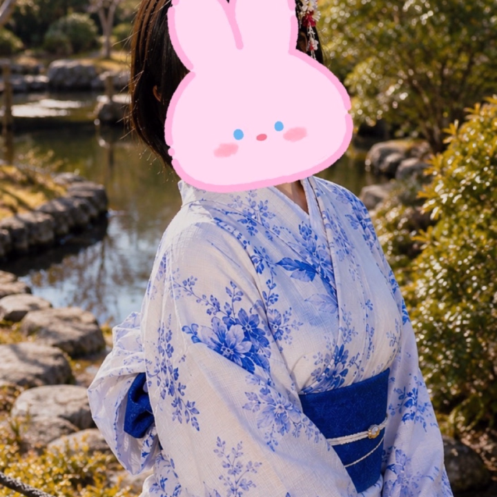 こんばんは🌙

みのりです🫧

明日出勤します🥰

まだまだ緊張しちゃうけど、優しいお兄さんに会えたら嬉しいな…💕

たくさんお話したり、いっぱい甘えさせてもらったり、まったり癒しの時間を過ごせたらいいなって思ってます🥺♡

明日はみのりを独り占めしに来てくれますか？🫣💓