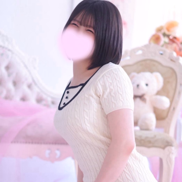 こんばんは～⭐ありあです！
今日からお仕事戻りました！！
1日ありがとうございました☺❤
明日も9:00~いるのでお誘い待ってます♪

この写真はこないだ撮ってもらった第2弾です🙈
撮影楽しくてずーっと笑顔になっちゃいました！


今日はもう夜遅いので寝ますね💤
雨スタートの月曜日ですが明日からもいっしょにがんばりましょうね🫡💓
おやすみなさい🌙