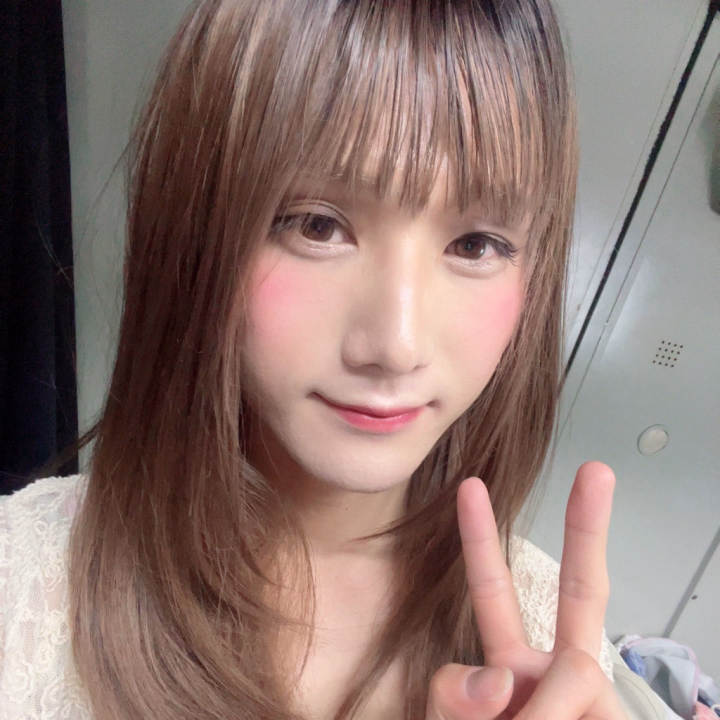 こんにちは✨

今日も12時から出勤してる〜！

私に会ってみたいお兄さまはふらっと会いに来てね😚