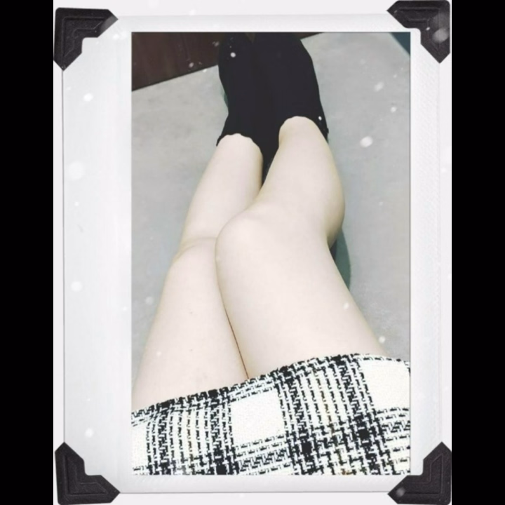 おはようございます♪

今日は9時～15時までいてます！
お時間合えば、お待ちしてます♡

足を褒められることが多いので、あげてみました☺️