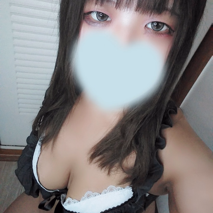 ひなのだよ〜 ❤
初投稿です❤
今日は17時〜3時まで
お店にいてます🙆✨
お兄様のことをたくさん気持ちよくさせたいのでたくさん御奉仕させて下さい(⸝⸝⸝¯👅¯⸝⸝⸝)
抱き心地最高ぽっちゃりJcupのひなのとえっちなお遊びしませんか？  
お誘い待ってます❤