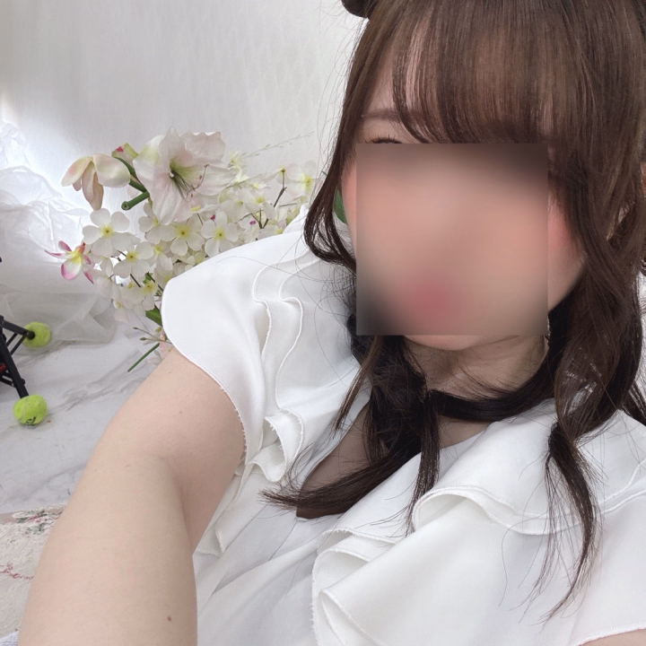 宣材かわったよん♡

ホームページの宣材が変わりました！
既にお会いしたことある皆様はモザイクかかっててきまずいのかな笑

まだおあいしたことない皆様
ぜひ店頭でお写真見てくださいな！
というか実物を見てくださいな！

今日は雨ですね～
思い出は～いつの日も～雨～
雨の日の思い出作りに来てください‪🫶