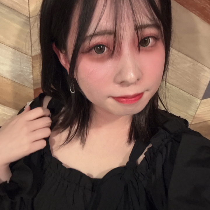 この時間まで、
お誘いいただき
めっちゃありがとございます♪
まだまだ23時まで時間あるので。
いっぱい🈵イチャイチャしようね？
空き枠も🈳たくさんあるので
よかったらお兄さんたちわたしのことを
独り占めしてこの後もお待ちしてます☆
