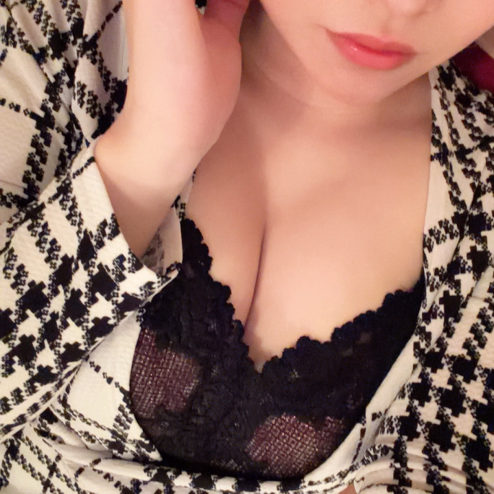 お腹壊した...😖

最近ご飯食べたらすぐお腹痛くなる~😭




出勤時は体調管理しっかりして万全の状態で会えるようにしますね🍀*゜




ではまた👋