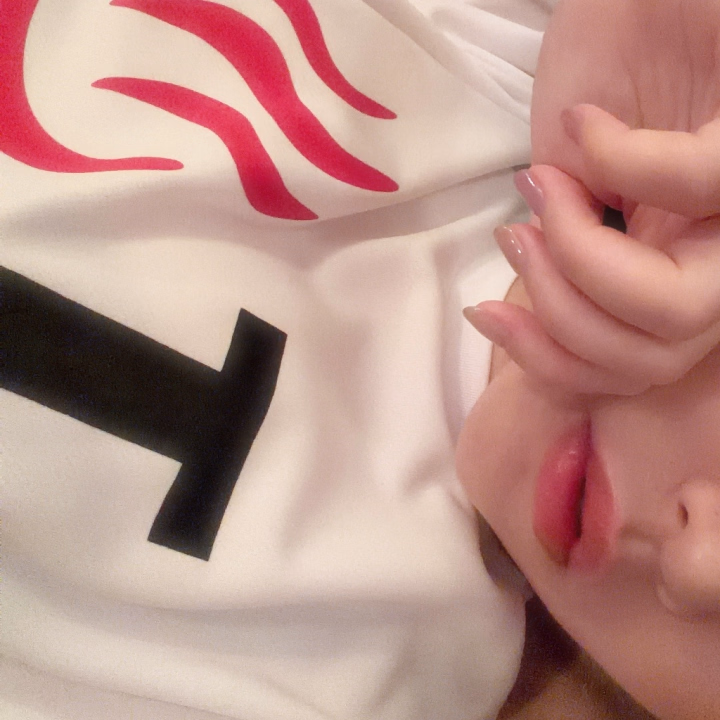 このTシャツ楽でいいね👚🫪
久しぶりの出勤だからなんかドキドキ💓


いつも出勤数少ないから
いっぱいチャージしていっぱい発散してます(笑)





今日もとても楽しみです😊😊