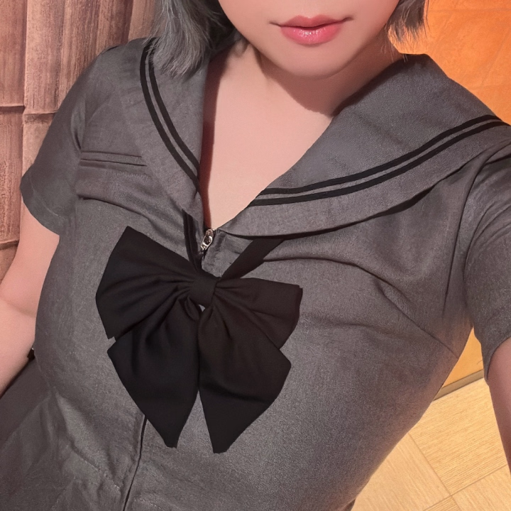 これは昨日私が選んで着たセーラー服😌💕

本指名様のご厚意でみよんちゃんが選んでいいよ〜って言ってくれたので🥺✨✨✨
ソッコーでセーラー服選んだ笑笑笑

前からセーラー服は憧れもあったしめちゃくちゃ良い経験🔞になった😳💞