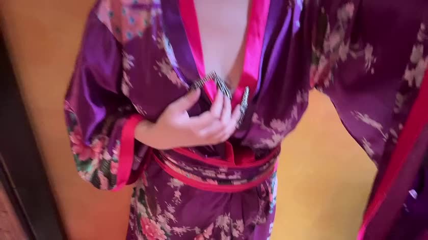 ち◯びがポロリしないように必死すぎる😂笑笑笑

でもその必死さがエロかったりもする😆💕

この前本指名のお兄さま💞に「みよんちゃんのおっ◯いは今まで見てきたおっ◯いの中でも5本指に入る！！！」と絶賛していただけて感激でした🥹💓

はじめましてのお兄さまの度肝を抜きがち😳❤️‍🔥なみよんのおっ◯い！！！

堪能するしかないっしょ😏💗