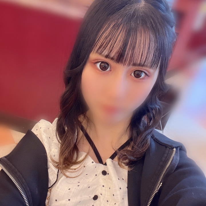 おはようございます！

めいあ今日も7:00~16:00でいます！♡


この間髪の毛可愛くしてもらったからその時の載せちゃう♫
実は今日会いに来てくれた人限定でレアめいあ見れちゃうかも？👀✨️✨️


今日もお誘い待ってます🙌🏻💕





めいあ