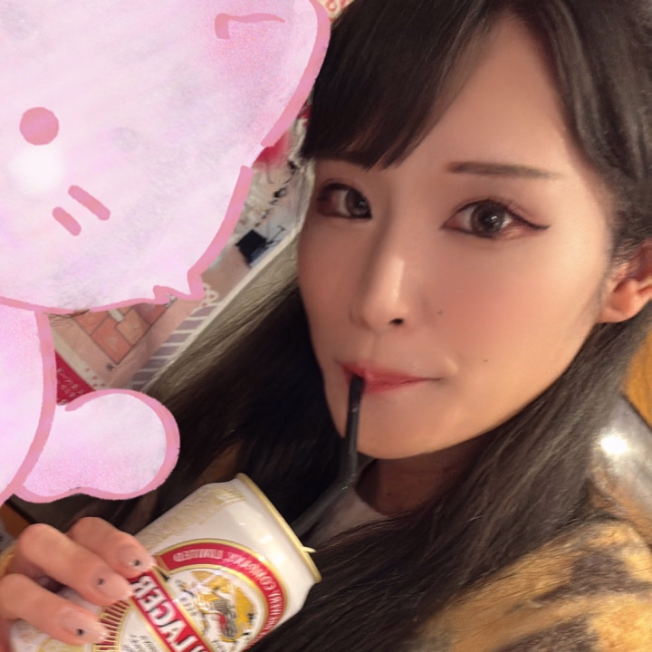 こんばんは！ひおなです💖

今日もたくさんのお兄さまが会いに来てくれてとーっても嬉しかったです😻❣️
本指名のお兄さまたちもほんとうにありがとうだよ〜🥰💓

今日は少し早めに終わったのでおびーるでも飲もうかな😆✨
明日も朝からいるので会いに来てください🥳まってるね〜！