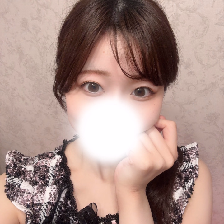 こんばんは🌛
さくらこです！

まずは遅れましたが、
5/30の出勤
ありがとうございました😭💕

ほんとうに、なんで、こんなに
優しい方しかいないんですか❓
という程に楽しくて、幸せな日を
過ごさせて頂きました💭

出勤する度、毎回そう思って
いるんですけどね>⩊<！

差し入れもありがとうございました！
もれなく、撮影される前に、
私の胃の中へ収納されました…( ֊  ̫ ֊   ) 

毎回楽しくて仕方がないです！！
ありがとうございます>⩊<

今のところ決まっている6月の出勤は

6/7(日)11時~20時
6/13 (土)10時~19時
6/14 (日)10時~16時

です( •̀ω•́ )✧
増えるとしたら28日(日)くらいです☺️✊🏻
なにとぞっ！

明日のたいふーん、みんな気を付けてね

さくらこちゃんはおやすみになったので
引きこもり大爆睡の1日を過ごします🏠