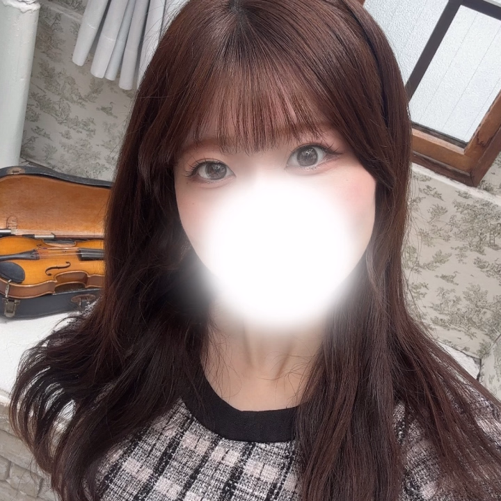 おはようございます☀️
さくらこです🌸

出勤します🎶🎶
今日会える方は気をつけて
お越しくださいね🍀

10時~15時までと16時~17時まで
今のところ空き枠あるみたいです( •̀ω•́ )✧

今日は、天気が崩れそうで…😭
遅い時間も外にいる方は
傘を忘れずに☂️❕
さくらこちゃんもしっかり傘をもって
お店にいきますよー( ˶ ̇ ̵ ̇˶ )！

最近暑くなったりすこーし涼しかったり
天気に振り回されてますが( ֊  ̫ ֊   ) 
今日も一日！
素敵な日になりますように🍀