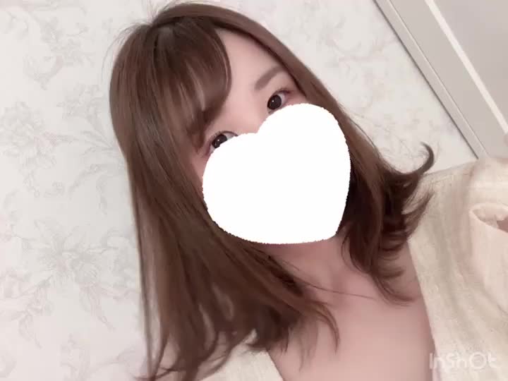 今日は早めの時間帯からだからヘアメイクしてもらいました🫶🏻

素敵な髪型にしてもらえてとてもハッピー🙌🏻

男の子！今日は来ないと後悔するぞ〜？？💕
