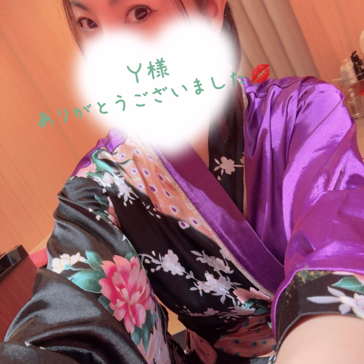 本日は、お越しいただき
本当にありがとうございました😄
お陰様で、とっても楽しかったです❤️✨
会話も楽しくて、新たに知る事もできて嬉しかったです😍次回お会いできる日が待ち遠しいです🤭✨これから、かなりお忙しそうですが、体調に気をつけて無茶せずだよ🩷✨本当にありがとうございました🍀✨