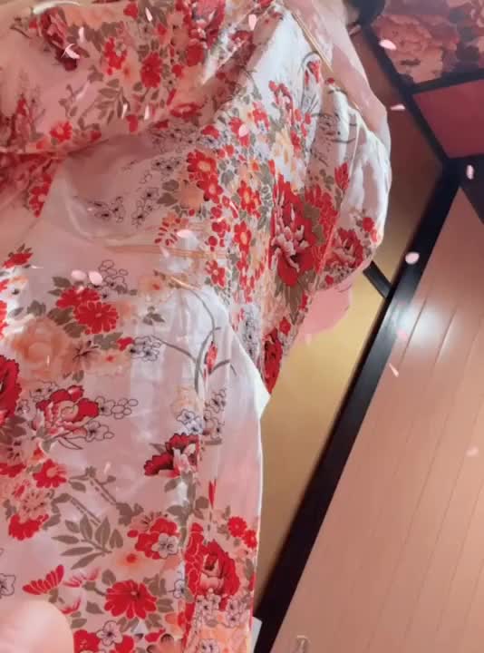 刺激的な時間を過ごしたいな🩷
一緒に過ごす時間は、おかしくなるくらい感じてほしいです💋
お声かけ心よりお待ちしております🥰