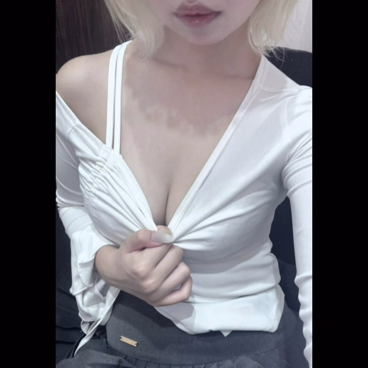 さくらです🌸出勤したよ〜💕

今日も元気に頑張るぞー！😘

さくらの敏感ボディ、感度抜群だよ🌟
お兄さんにたくさん可愛がってもらいたいなぁ…😍

さくらと一緒に気持ちよくなりたいお兄さん💋
待ってるね〜✨️


6月6日 お礼日記 💌

140分 遊んでくださったお兄さん🌸

さくらのことお目当てで来てくれたお兄さん🥺
お仕事終わりに急いで来てくれてありがとう〜😿💦💕💕
お兄さんの性癖がちょっと他の方と変わってて、色々初めての体験をして楽しかったよ😂✨️
すぐさくらのを舐めたくて、スタート枠いっっつつそいで来てくれたみたいで嬉しかったよ😉🤍
プレイは沢山攻めてくれて気持ちよかったよ🥰
さくらが攻めたら沢山気持ちよくなってくれてそれも嬉しかったなあ〜💕
お兄さんめっちゃ元気で2回もしちゃったね😂
お話もめっちゃ盛り上がってすっごく楽しかったよ💞
また沢山イチャイチャしようね〜待ってるよ❣️